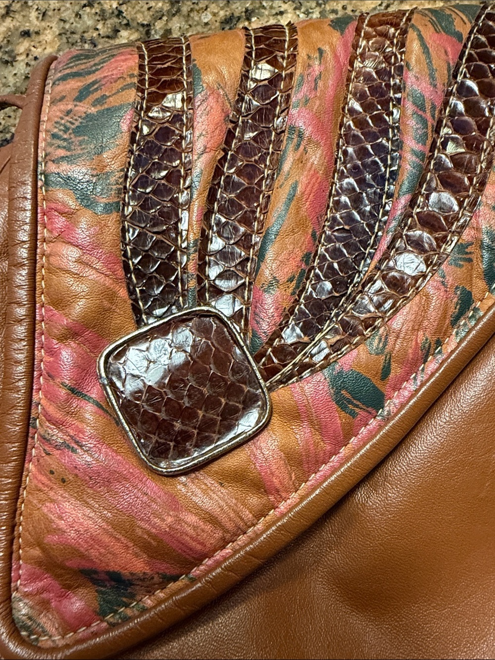 Vintage Chic Brown Shoulder Bag with Artistic Flap - Picture 10 of 13